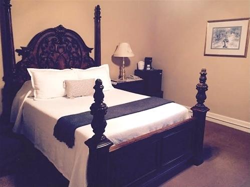 The Woodford Inn Versailles Eksteriør bilde